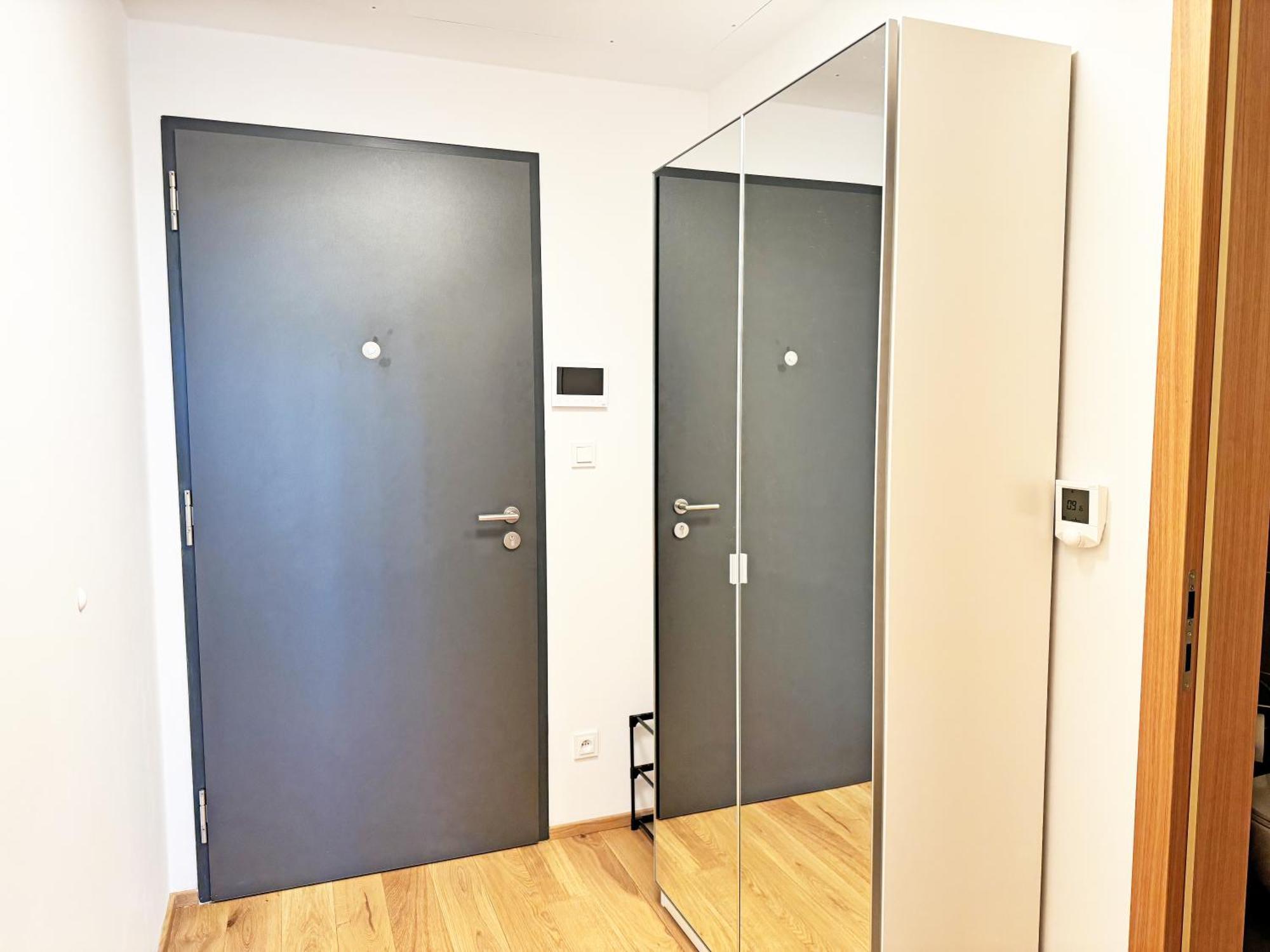 New Studio, King Bed, Free Parking, Terrace Lejlighed